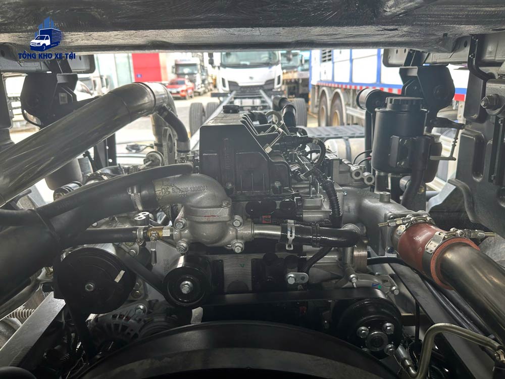 XE TẢI CHENGLONG 8 TẤN H5 240HP THÙNG 9M9